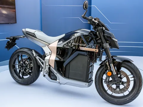 Honda lần đầu đưa dàn xe máy điện tương lai về trưng bày tại Việt Nam