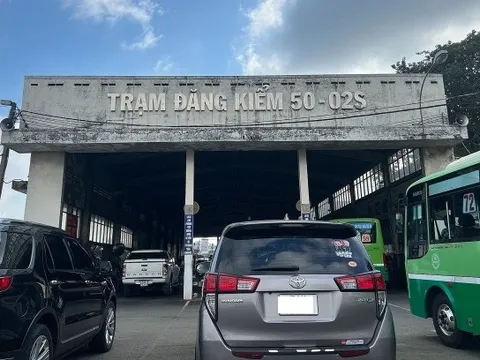 Đăng kiểm ô tô từ năm 2026: Chủ xe có thể xuất trình giấy tờ qua VNeID thay bản giấy