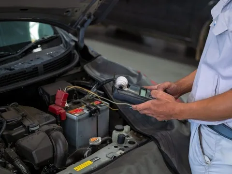 Tránh tình trạng xe 'sập nguồn' giữa chừng: 3 lưu ý chủ xe nên nhớ để giúp ắc quy bền hơn