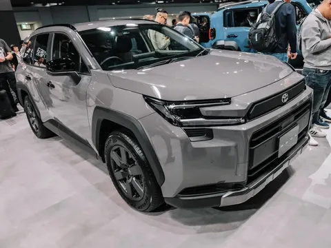 Toyota RAV4 thế hệ mới chuẩn bị cập bến Đông Nam Á, hứa hẹn tăng giá vì cấu hình 'xịn'