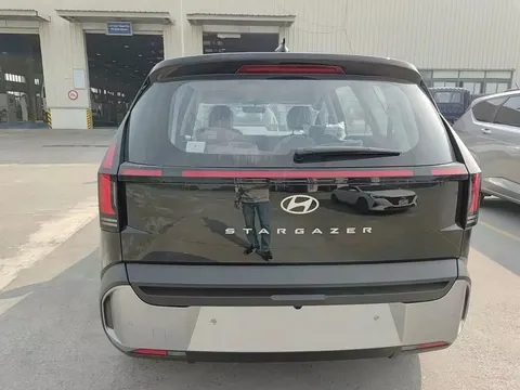 Hyundai Stargazer 2026 sắp ra mắt tại Việt Nam? Lộ ảnh thực tế cho thấy màn 'làm mới' đáng chờ đợi