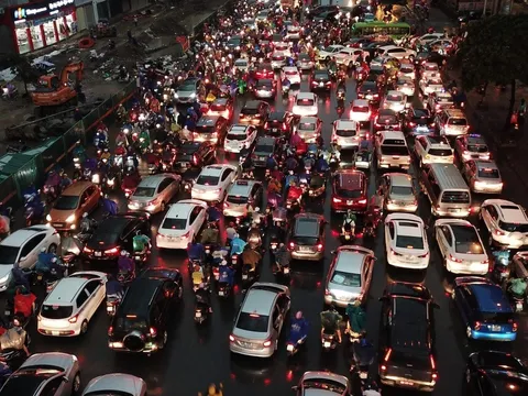 Trở lại thành phố sau Tết: Người lái xe cần chuẩn bị gì để hành trình bớt áp lực?