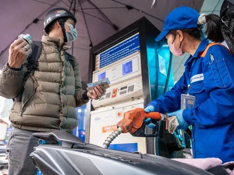 Chính phủ giảm thuế nhập khẩu một số loại xăng dầu về 0% để ổn định nguồn cung, áp dụng đến hết tháng 4/2026