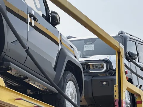 Toyota Land Cruiser FJ xuất hiện ngoài đời thực trước ngày ra mắt Đông Nam Á, hứa hẹn sớm về Việt Nam