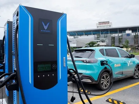 V-Green sắp xây dựng 99 'siêu trạm sạc', xe điện VinFast đi xuyên Việt không lo hết pin