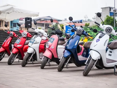 Chọn mua xe máy điện pin cố định hay pin tháo rời thì tiện lợi hơn?