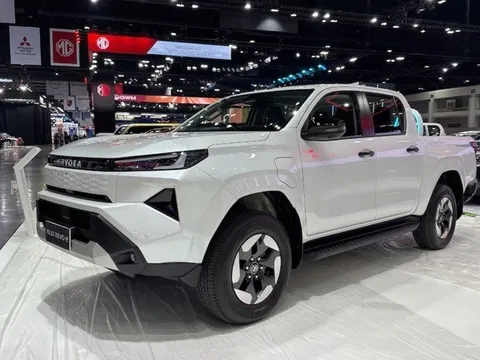 Chiêm ngưỡng Toyota Hilux Travo-e: Bán tải chạy điện mạnh gần 200 mã lực, chạy tối đa 315 km/sạc