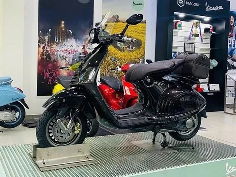 Vespa 946 Horse - Phiên bản đặc biệt về Việt Nam với chỉ 33 xe, phần lớn đều đã có chủ