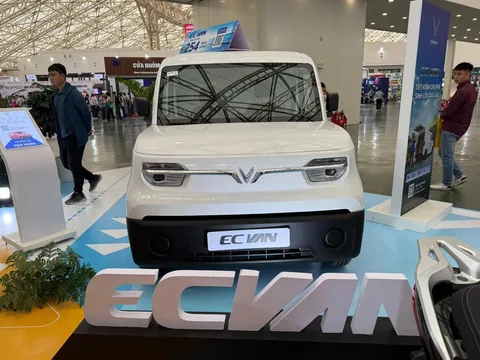 Ảnh thực tế VinFast EC Van bản cửa lùa: Tăng tính tiện dụng, cạnh tranh Suzuki Eeco Van