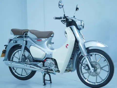 Giá hơn 150 triệu, Honda Super Cub 2026 nhập Thái vẫn khiến giới mê xe 'đứng ngồi không yên'