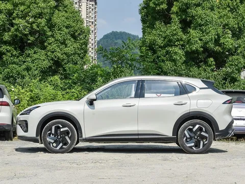 SUV Trung Quốc Baojun Yunhai xuất hiện trong hồ sơ đăng ký kiểu dáng tại Việt Nam, liệu có ra mắt trong tương lai gần?