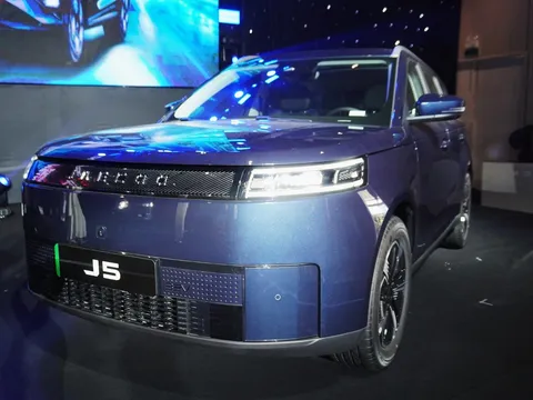 Xem thực tế Jaecoo J5: Thiết kế như SUV hạng sang, chờ ngày chính thức ra mắt khách Việt