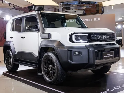 Toyota Land Cruiser FJ 'rục rịch' ra mắt Việt Nam, giá dự kiến ngang ngửa Toyota Fortuner và Ford Everest