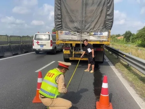 Xử lý xe gặp sự cố trên cao tốc: Những nguyên tắc sống còn tài xế cần biết