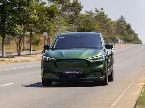 SUV điện đầu tiên của Ford tại Việt Nam giảm giá sâu hiếm thấy