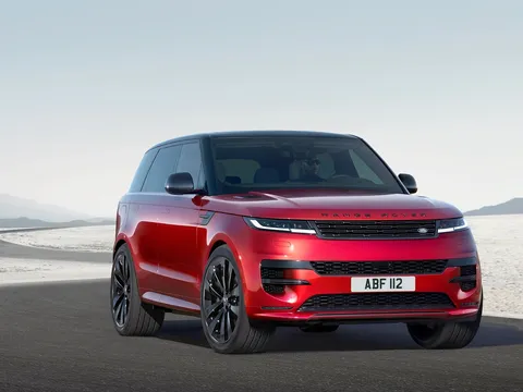 Range Rover Sport 2026 có giá từ 5,9 tỷ đồng tại Việt Nam: Bản PHEV chạy tối đa 740 km khi kết hợp xăng-điện