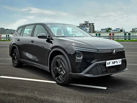 Ô tô điện VinFast VF MPV 7 ra mắt tại Ấn Độ: Giá quy đổi từ hơn 690 triệu đồng, chạy tối đa 517 km/sạc
