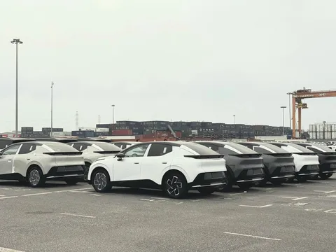 Xe điện Lynk & Co 02 đã về Việt Nam: Giá tạm tính dưới 1 tỷ đồng, chạy tối đa 530 km/sạc