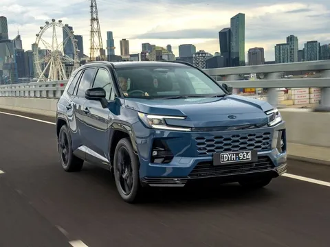 Toyota RAV4 thế hệ mới 'cháy hàng' với hơn 10.000 đơn đặt trước