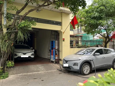 Thuê ô tô điện tự lái dịp lễ, tài xế cần lưu ý gì để tránh phát sinh rắc rối ngoài ý muốn?