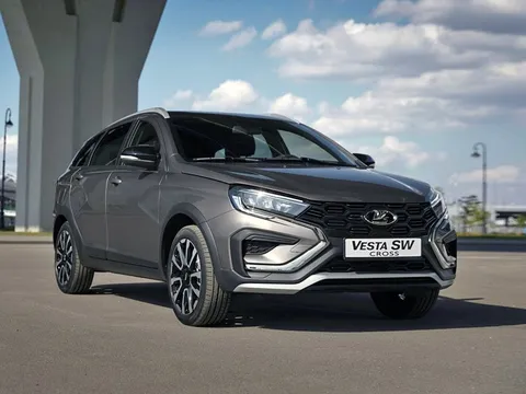 Lada Vesta SW Cross bất ngờ được định giá tại Việt Nam dù chưa bán chính hãng