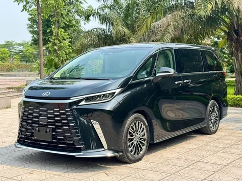 Lexus Việt Nam tiếp tục giảm giá xe hybrid, LM 500h hạ hơn 300 triệu đồng