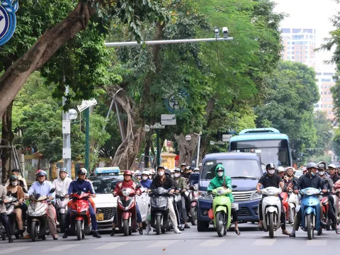 Hà Nội chưa xem xét đề xuất hạn chế xe máy xăng trong Vành đai 1
