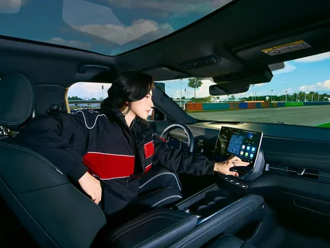Chủ xe VinFast mở khóa 'vũ trụ giải trí' với VF Connect