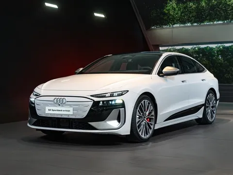 Audi S6 Sportback e-tron trình làng khách Việt: Sedan điện hiệu suất cao với tầm vận hành gần 700 km mỗi lần sạc