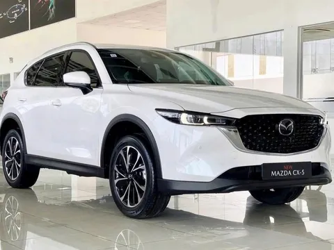 Mazda CX-5 và VinFast VF 7 bám đuổi sít sao ở phân khúc SUV hạng C
