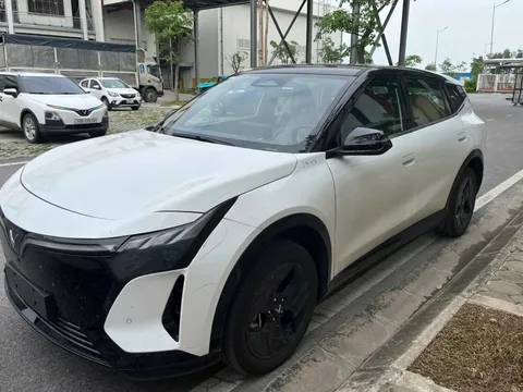 SUV điện mới của VinFast sắp trình làng: VF 8 đời mới hay dòng xe chiến lược khác?