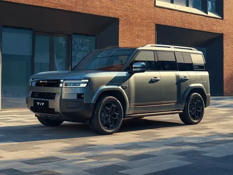 BYD chuẩn bị đưa SUV 7 chỗ đầu tiên ra thị trường quốc tế, tham vọng đấu Land Cruiser và Defender
