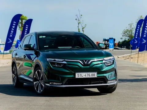 Chủ xe VinFast VF 8: 'Cảm giác tăng tốc này chỉ xe vài tỷ mới có được'