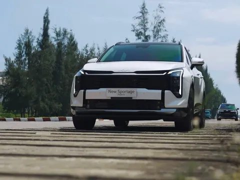 Kia Sportage Hybrid xuất hiện tại Việt Nam: Thiết kế bắt mắt hơn, giá bán vẫn còn là ẩn số