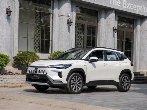 Ô tô hybrid chững lại trong tháng 5/2026, khách Việt vẫn chuộng xe Toyota