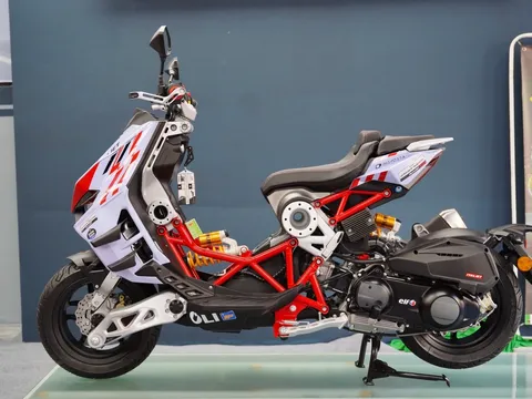 Xe ga Ý Italjet Dragster 300 Gresini Edition giá 225 triệu đồng tại Việt Nam có gì đặc biệt?