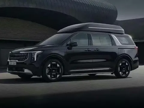 Kia Carnival High Roof vừa ra mắt tại Hàn Quốc có gì khác biệt so với bản thường?