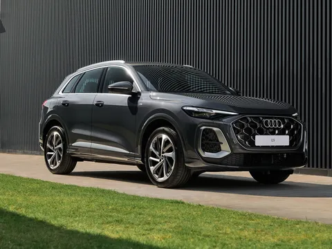 Audi Q5 thế hệ mới cập bến Việt Nam: SUV hạng sang cỡ trung giá gần 3 tỷ đồng có gì đặc biệt?