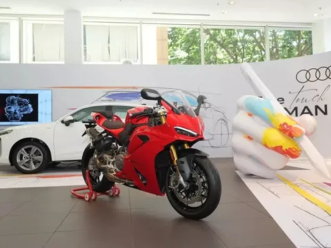 Ducati Việt Nam trưng bày Panigale V2 S và Streetfighter V2 S 2026: Xe dùng động cơ mới nhẹ nhất lịch sử hãng