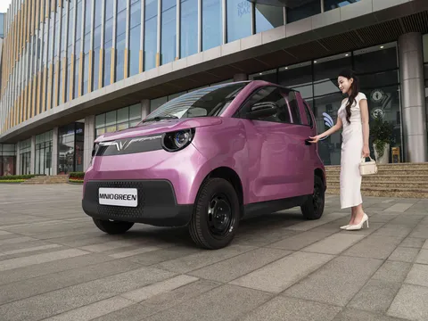 Từ xe máy lên ô tô: Vì sao VinFast Minio Green dễ khiến người dùng "xuống tiền"?
