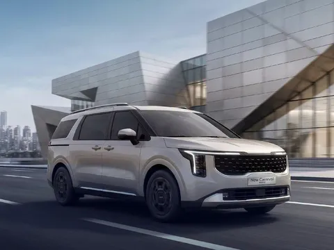 Kia Carnival Hybrid có bản 8 chỗ giá 'mềm' hơn, chỉ từ 1,379 tỷ đồng