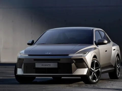 Hyundai Elantra 'lên đời' với thiết kế mới góc cạnh hơn, ứng dụng các công nghệ số