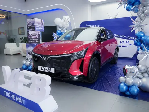 VinFast VF 8 thế hệ mới: Nâng cấp thực dụng, giá lăn bánh chưa đến 900 triệu đồng
