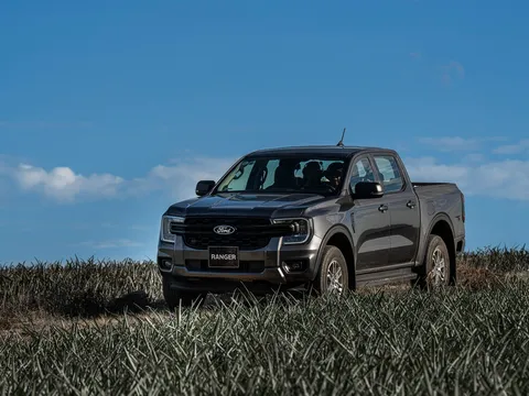 Ford Ranger 2026 bản rẻ nhất tăng trang bị nhưng giữ nguyên giá, 'phả hơi nóng' lên Hilux, Triton