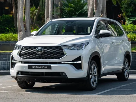 Doanh số Toyota tháng 6/2026: Innova Cross vượt Yaris Cross để dẫn đầu, bán tải Hilux tăng trưởng mạnh
