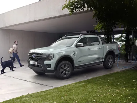 Ford khẳng định Ranger PHEV đủ sức 'thế chỗ' máy phát điện chạy xăng di động