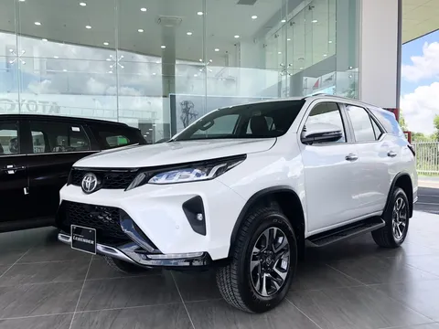 Toyota Việt Nam thu hẹp danh mục Fortuner, ngừng lắp ráp phiên bản máy dầu