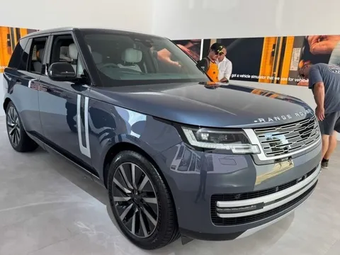 Cận cảnh Range Rover Electric: SUV điện có thể đi hơn 483 km/sạc, lội nước sâu 900 mm