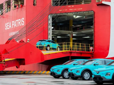 Dàn taxi điện VinFast VF 6 của Green SM bắt đầu hành trình tới châu Âu