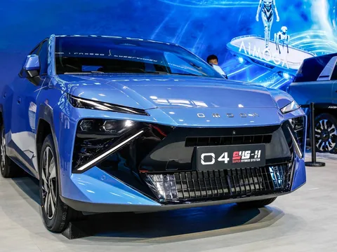 Omoda O4 sắp đổ bộ Đông Nam Á: Thiết kế trẻ trung, có buồng lái AI, cạnh tranh Toyota Corolla Cross